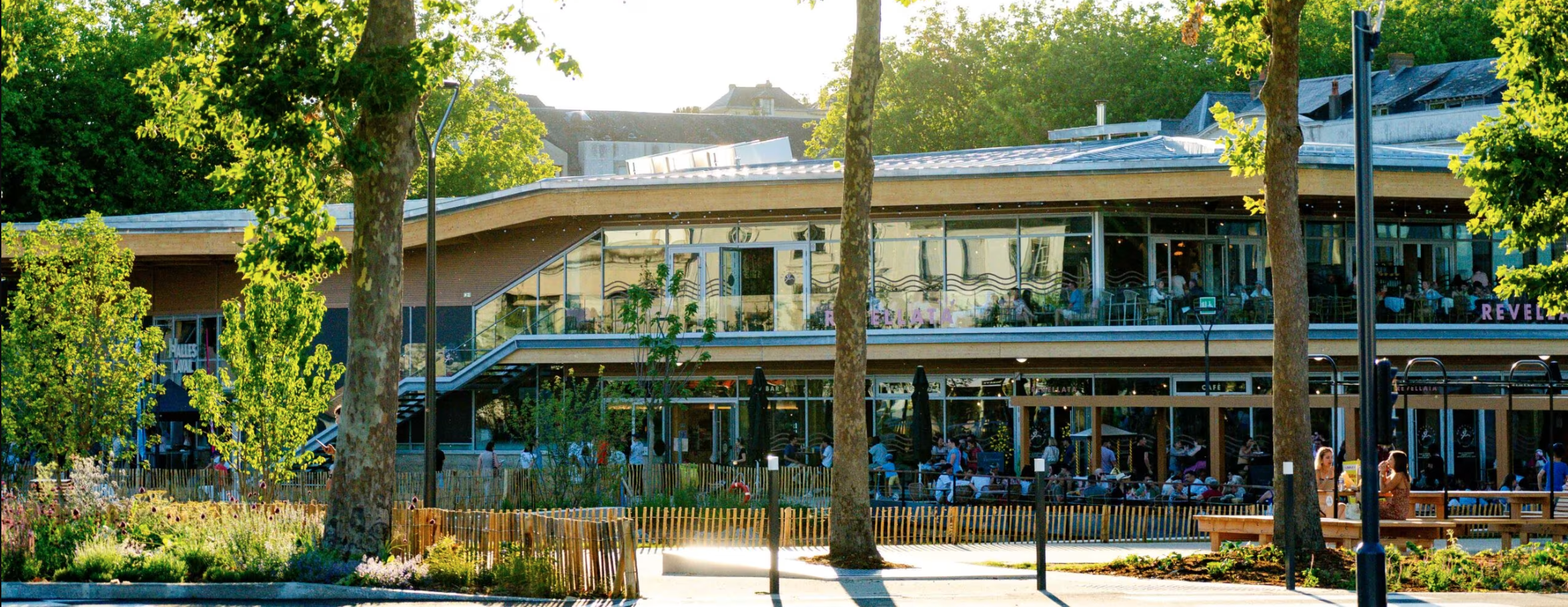 https://www.laval.fr/fileadmin/Galeries_photos_et_videos/Actualit%C3%A9_Agenda/2026/INFOS_-_ACTUALIT%C3%89S/Les_Halles_bandeau.png