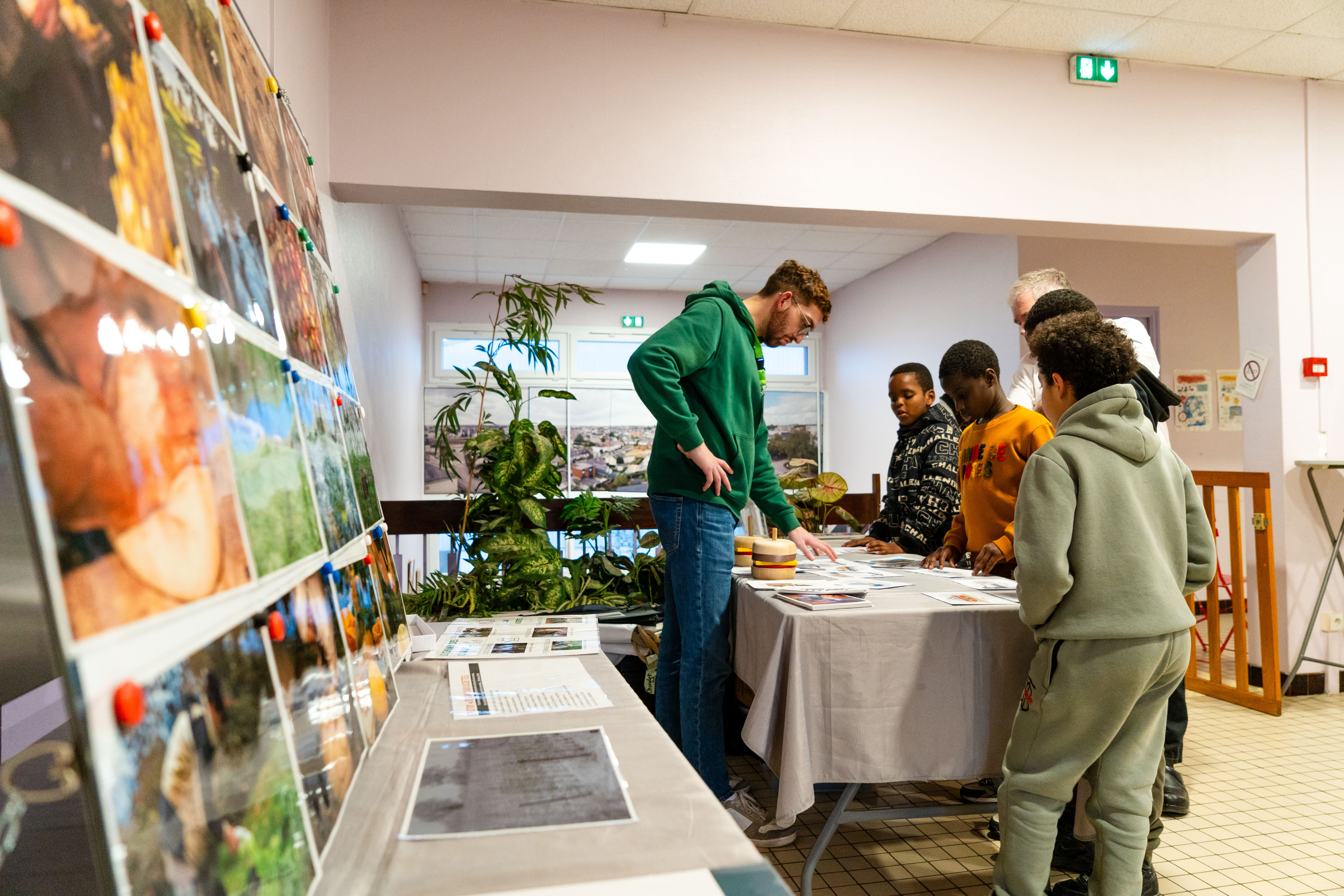 https://www.laval.fr/fileadmin/Phototheque_agglo/Environnement_Nature/PAT/Soir%C3%A9e_lancement_PAT_03.jpg