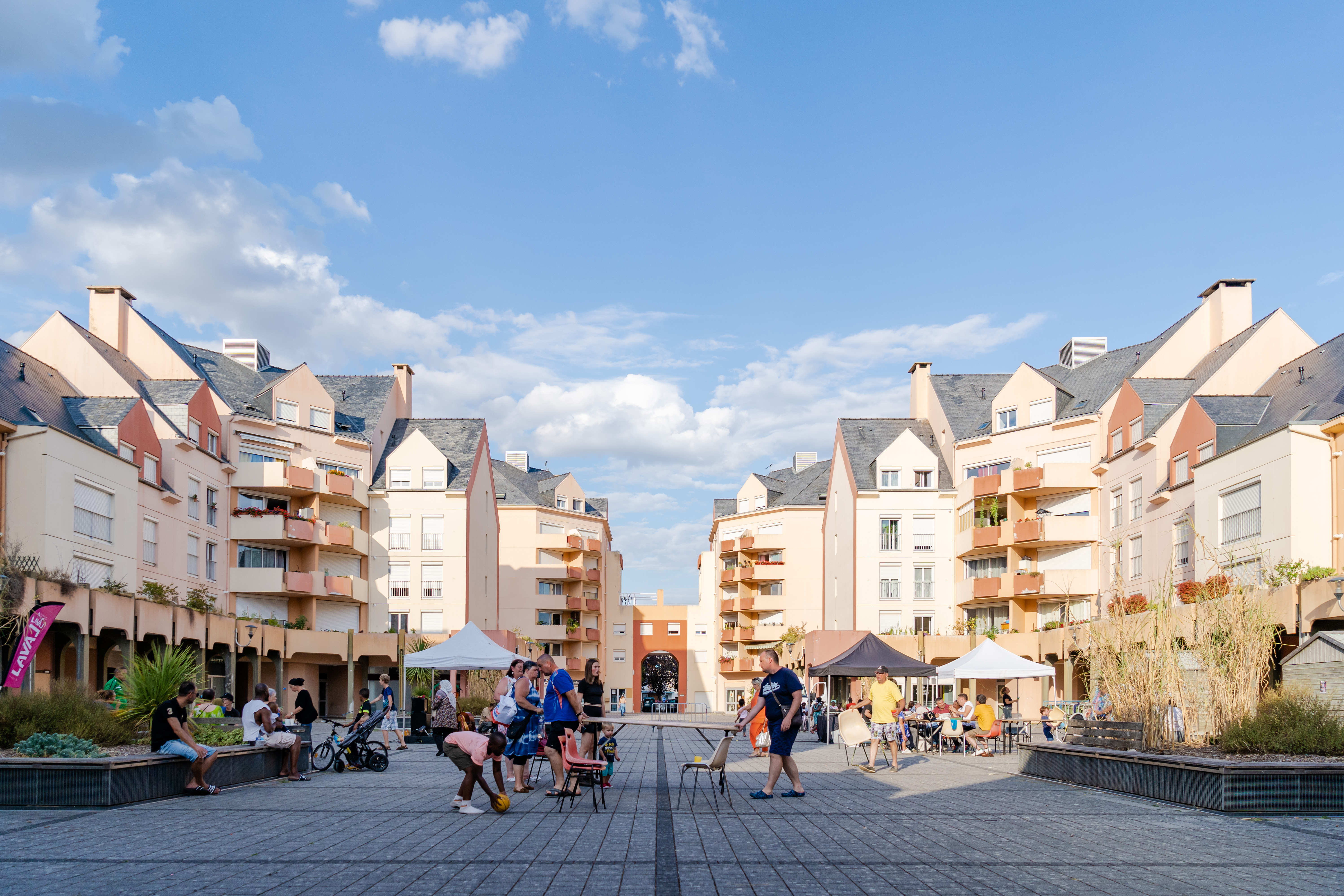 https://www.laval.fr/fileadmin/Phototheque_agglo/Habitat/Je_loue_un_logement/Pavement_5.jpg