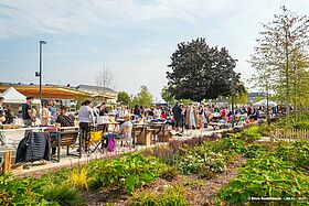 laval déballe grande braderie place du 11 Novembre